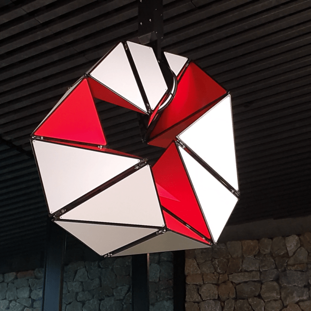 Möbius Kaleidocycle